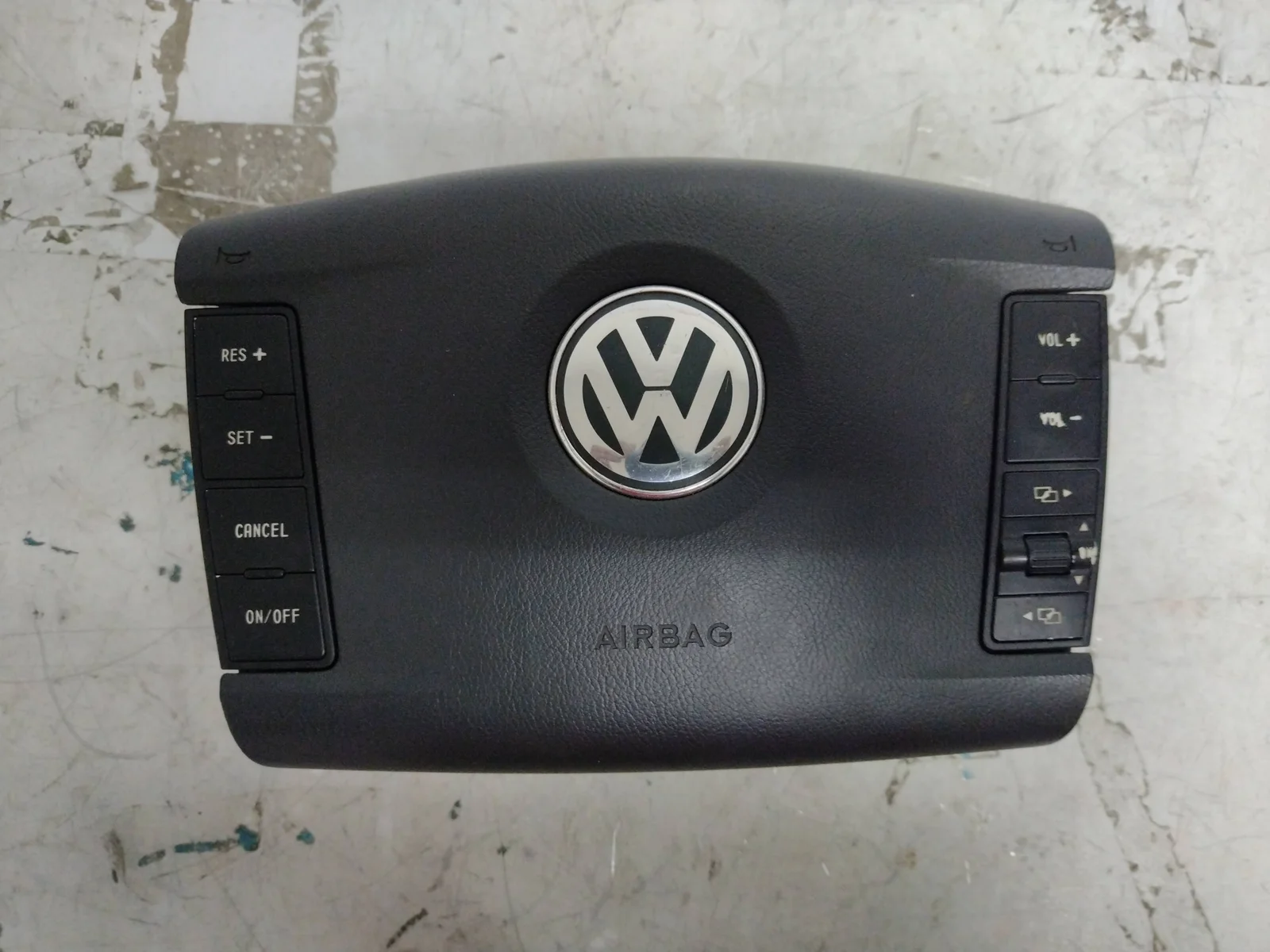 Foto de AIRBAG DELANTERO IZQUIERDO VOLKSWAGEN TOUAREG (7L6) 2.5 TDI DPF (174 CV / 128 KW) referencia 7L6880201CT