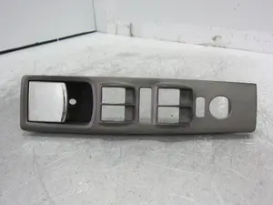 Foto de MANETA INTERIOR DELANTERA IZQUIERDA LANCIA MUSA (184) 1.3 JTD CAT (69 CV / 51 KW)