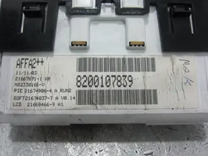 Foto de PANTALLA MULTIFUNCION RENAULT MEGANE II BERLINA 3P 1.5 dCi Diesel (101 CV / 74 KW) referencia 8200107839 foto 2