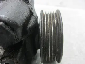 Foto de BOMBA DIRECCION FORD FIESTA (CBK) referencia 2S6E3A733AA foto 6