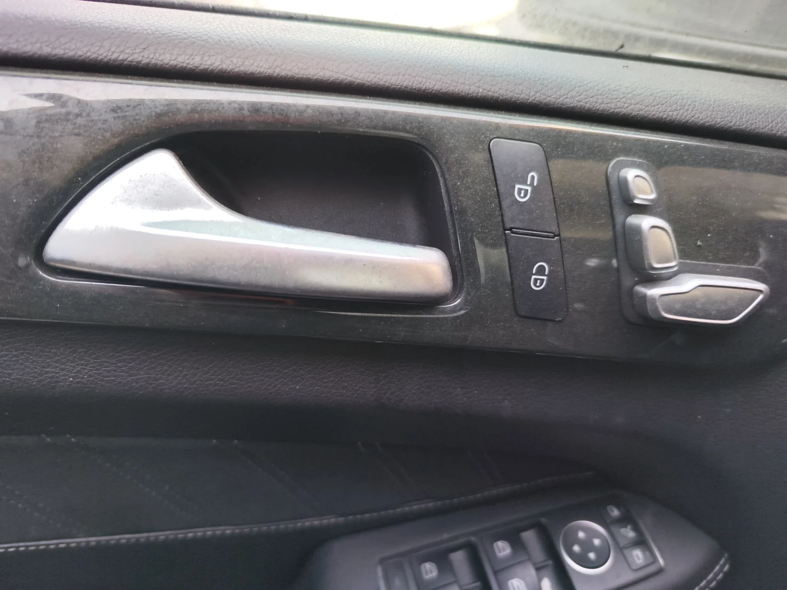 Foto de MANETA INTERIOR DELANTERA IZQUIERDA MERCEDES-BENZ CLASE GLE (BM 292) COUPE 3.0 CAT (390 CV / 287 KW)