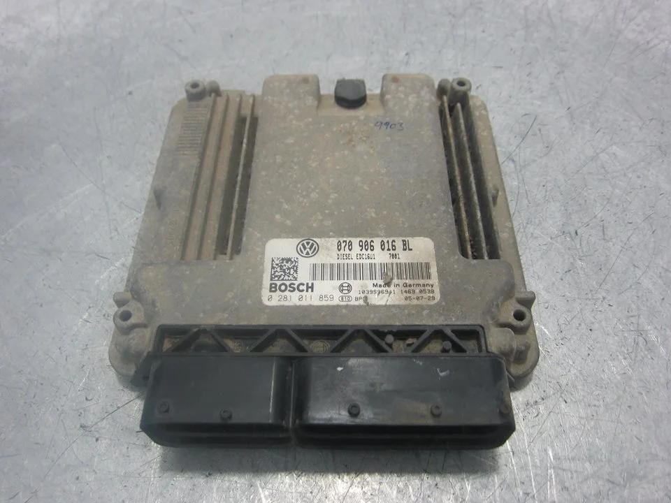 Foto de CENTRALITA MOTOR UCE VOLKSWAGEN TOUAREG (7LA) 2.5 TDI (174 CV / 128 KW) referencia 070906016BL