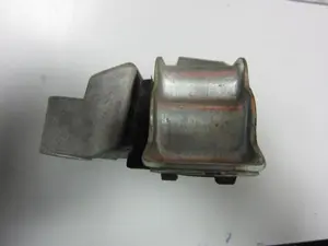 Foto de SOPORTE MOTOR IZQUIERDO FIAT 500L (330) 1.3 16V JTD CAT (84 CV / 62 KW) referencia 55702833 foto 3