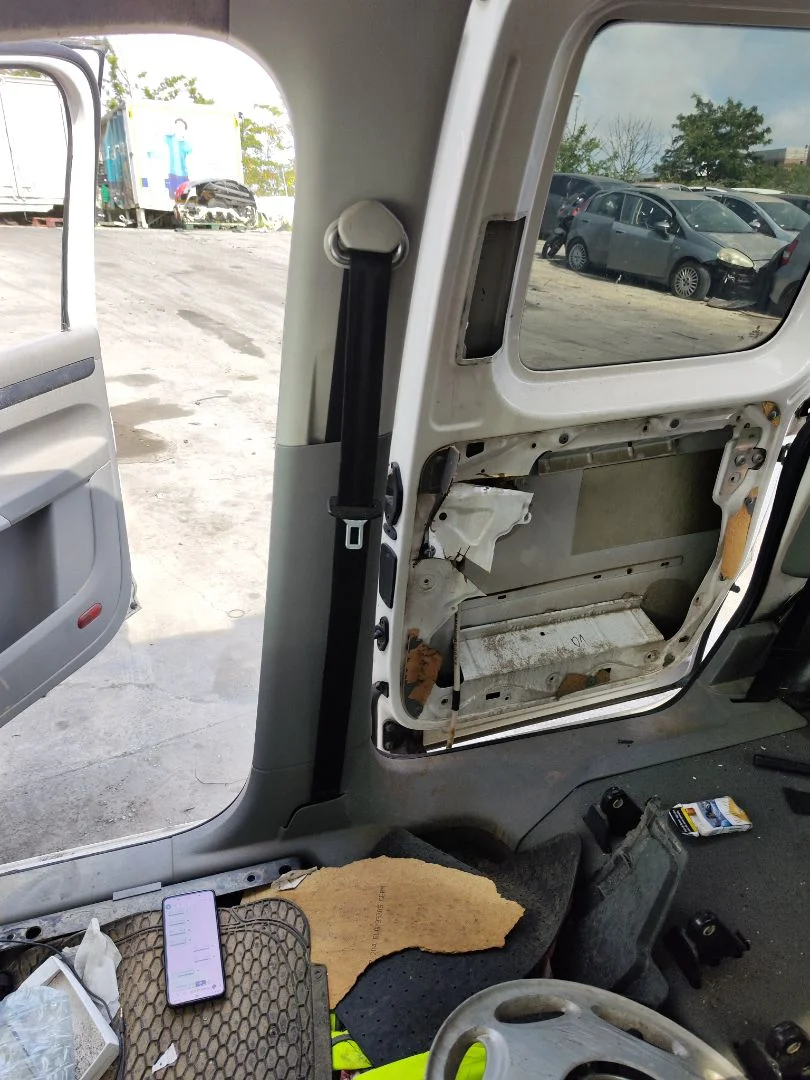 Foto de CINTURON SEGURIDAD DELANTERO DERECHO VOLKSWAGEN CADDY (2K)(02.2004) 1.9 TDI (BSU) (75 CV / 55 KW)
