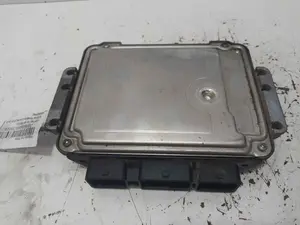 Foto de CENTRALITA MOTOR UCE NISSAN PRIMERA BERLINA (P12) 1.9 16V Turbodiesel CAT (120 CV / 88 KW) referencia 8200391966 foto 3