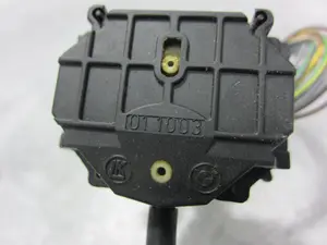 Foto de MANDO INTERMITENTES BMW SERIE 3 BERLINA (E36) 2.0 24V (150 CV / 110 KW) referencia 011003 foto 4