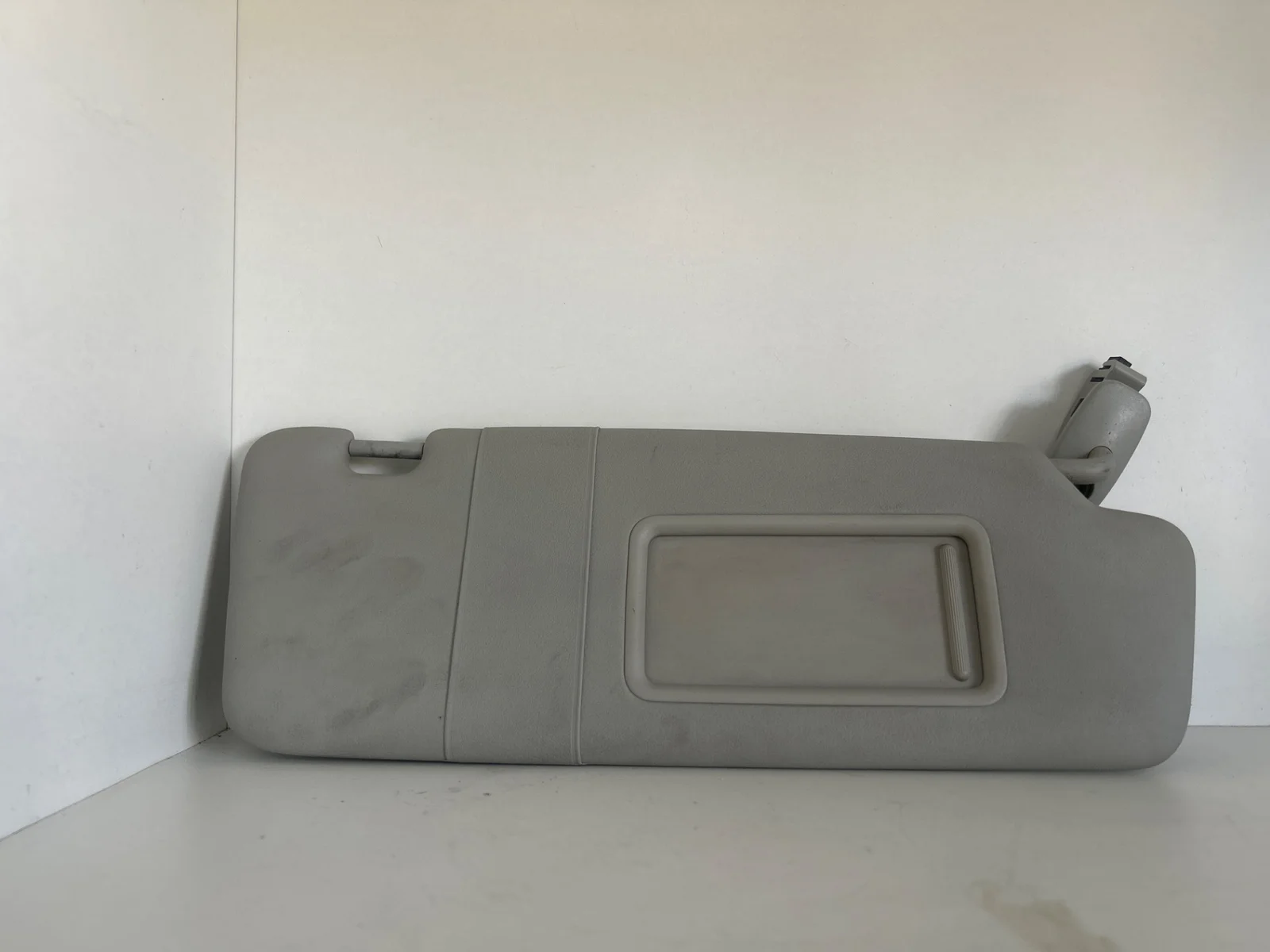 Foto de PARASOL DERECHO AUDI A4 AVANT (8E) 1.9 TDI (131 CV / 96 KW) referencia 8E02857522