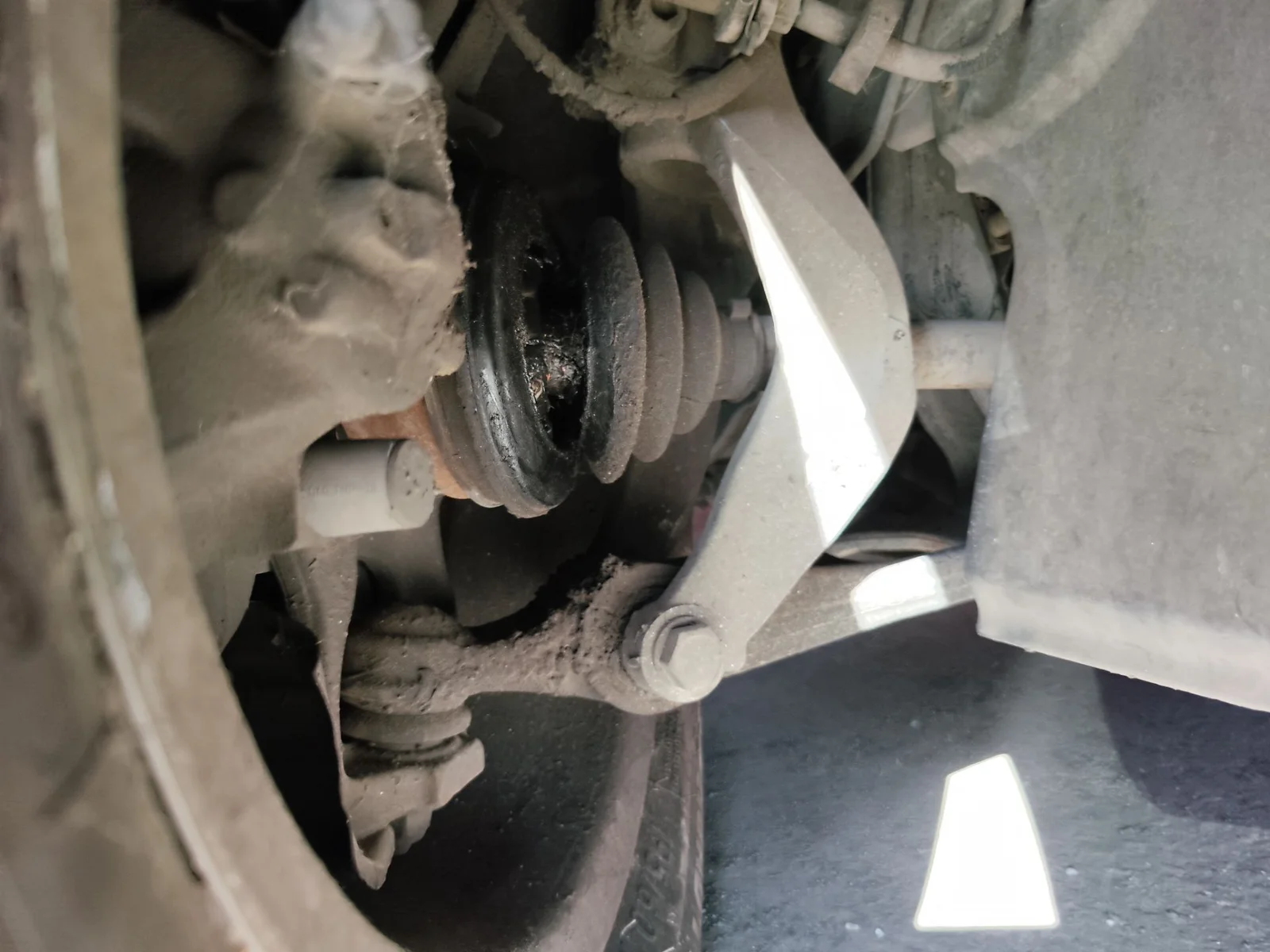 Foto de BRAZO SUSPENSION DELANTERO DERECHO ALFA ROMEO 147 (190) 1.9 JTD CAT (110 CV / 81 KW)