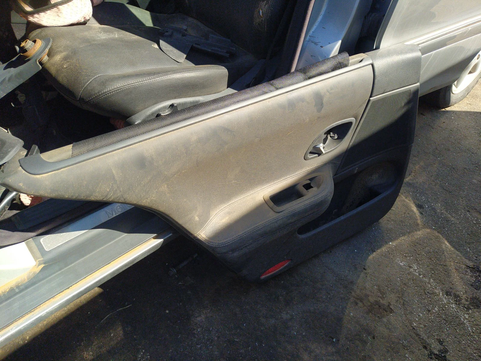 Foto de GUARNECIDO PUERTA DELANTERA DERECHA RENAULT KANGOO I (F/KC0) 1.5 dCi Diesel (68 CV / 50 KW) referencia 8200128930
