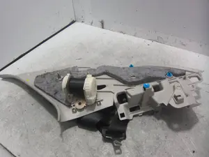 Foto de CINTURON SEGURIDAD TRASERO IZQUIERDO CITROEN C4 CACTUS 1.2 12V VTi (82 CV / 60 KW) referencia 34143651A