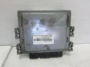 Foto de CENTRALITA MOTOR UCE RENAULT MEGANE II BERLINA 5P 1.5 dCi Diesel (106 CV / 78 KW) referencia 8200565863 foto 3