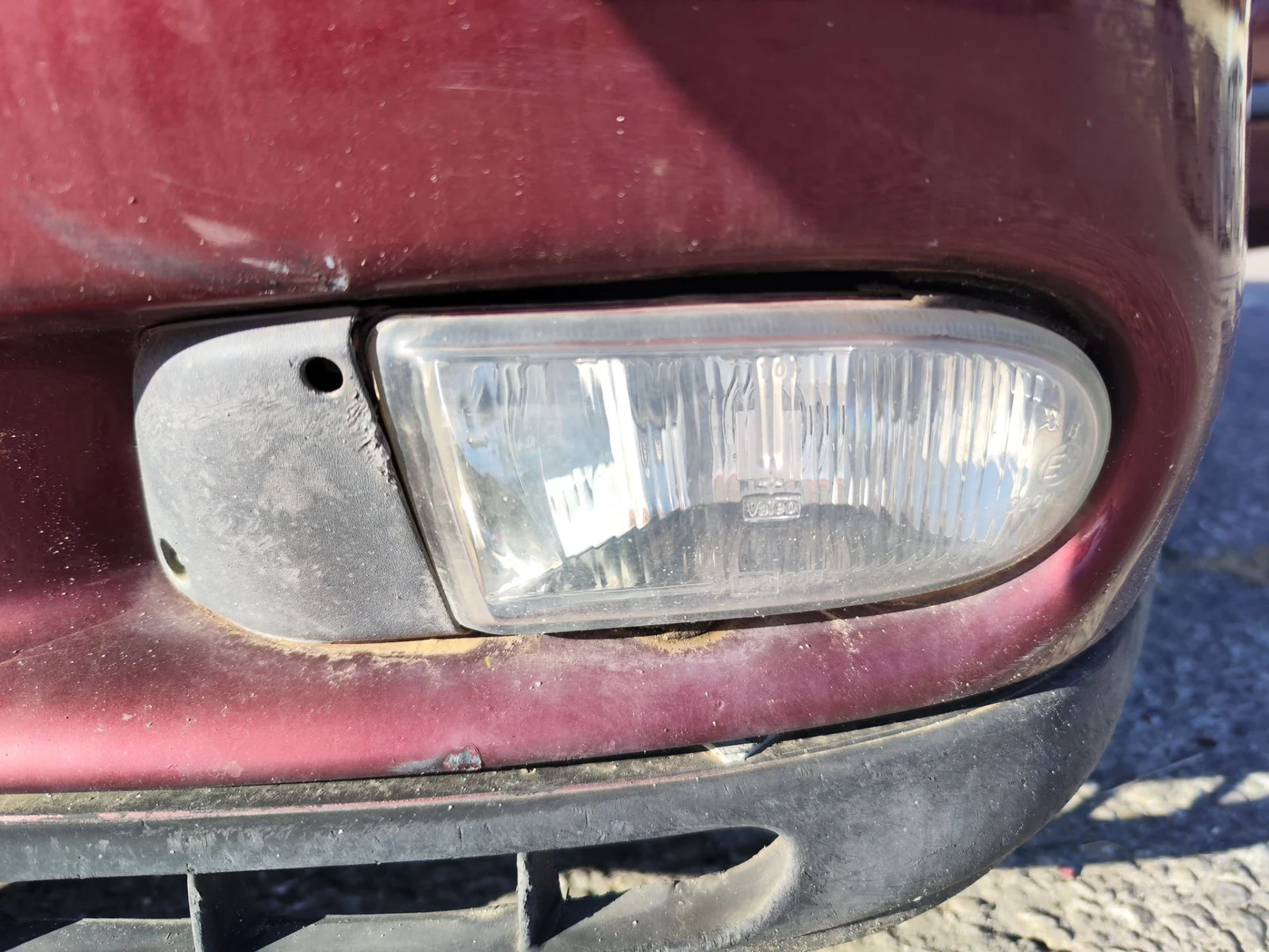 Foto de FARO ANTINIEBLA IZQUIERDO RENAULT LAGUNA (B56) 2.0 (113 CV / 83 KW)