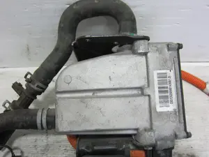 Foto de NO IDENTIFICADO TESLA MODEL S eléctrico 270 kW (367 CV / 270 KW) referencia DAP2500ABA foto 7