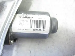 Foto de ELEVALUNAS DELANTERO DERECHO RENAULT CLIO III 1.5 dCi Diesel (106 CV / 78 KW) referencia 981283103 foto 4