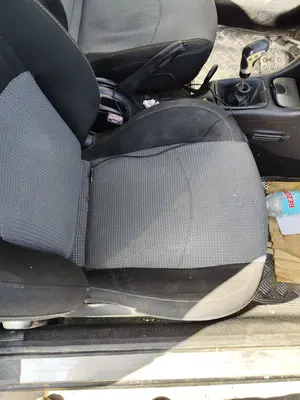 Foto de ASIENTO DELANTERO DERECHO PEUGEOT 206 1.4  (75 CV / 55 KW)