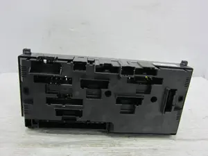 Foto de CAJA RELES / FUSIBLES BMW SERIE 5 GRAN TURISMO (F07) 3.0 24V Turbo (306 CV / 225 KW) referencia 921086101 foto 8