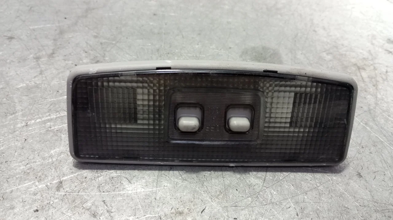 Foto de LUZ INTERIOR MITSUBISHI GALANT BERLINA (E50) 2.5 V6 CAT (170 CV / 125 KW) referencia MR763201