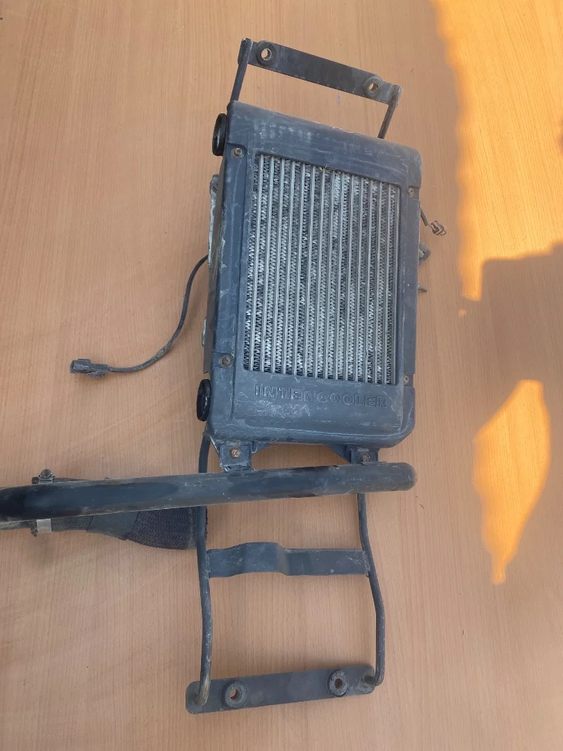Foto de INTERCOOLER MITSUBISHI GALLOPER (HYUNDAI)(02.1998) 2.5 Turbodiesel (99 CV / 73 KW)