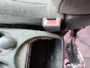 Foto de ENGANCHE CINTURON DELANTERO DERECHO CITROEN C5 BERLINA 2.0 HDi (109 CV / 80 KW)
