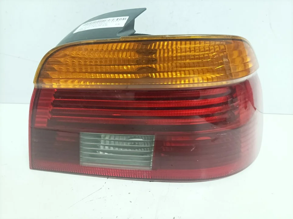 Foto de PILOTO TRASERO DERECHO BMW SERIE 5 BERLINA (E39) referencia 15358400