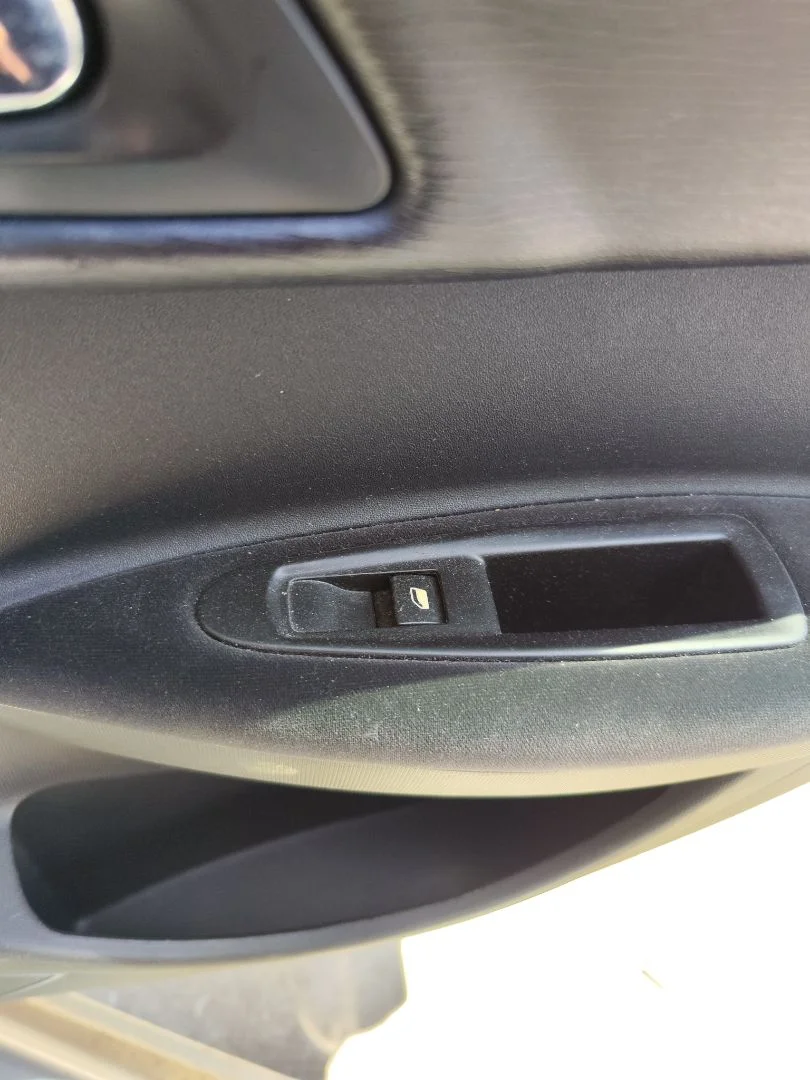 Foto de MANDO ELEVALUNAS TRASERO DERECHO CITROEN C4 BERLINA 1.6 16V HDi (90 CV / 66 KW)