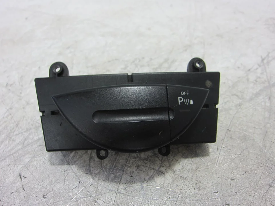 Foto de INTERRUPTOR MERCEDES-BENZ CLS (BM 219) 3.0 CDI CAT (224 CV / 165 KW) referencia 2118216958