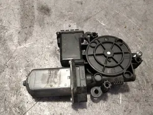 Foto de MOTOR ELEVALUNAS DELANTERO DERECHO ALFA ROMEO GIULIETTA (191) 2.0 JTDM CAT (175 CV / 129 KW) referencia 5000884 foto 4