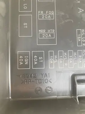Foto de CAJA RELES / FUSIBLES SUZUKI GRAND VITARA (JB/JT) 2.0 16V CAT (140 CV / 103 KW) referencia 8942YA1 foto 2