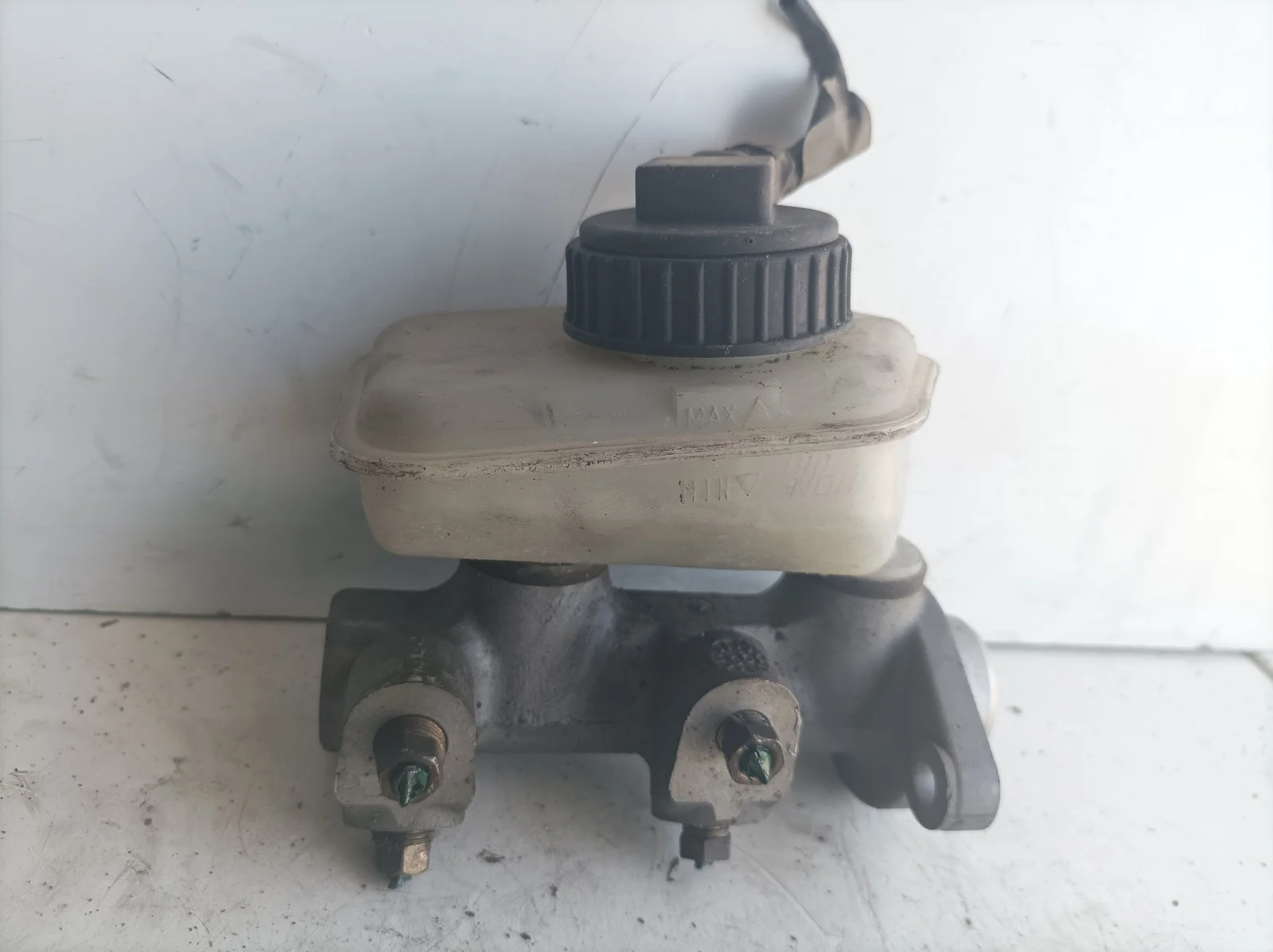 Foto de BOMBA FRENO OPEL CORSA B referencia 90481764