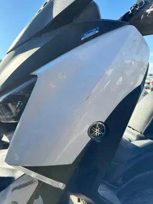 Foto de CARENADO DELANTERO IZQUIERDO YAMAHA X-MAX 300 292 cm3 - 20.6 kW (0 CV / 0 KW) foto 3