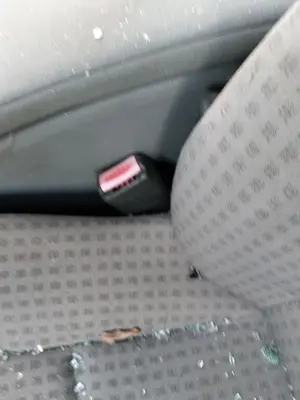 Foto de ENGANCHE CINTURON DELANTERO IZQUIERDO RENAULT LAGUNA II (BG0) 1.9 dCi Diesel CAT (101 CV / 74 KW)