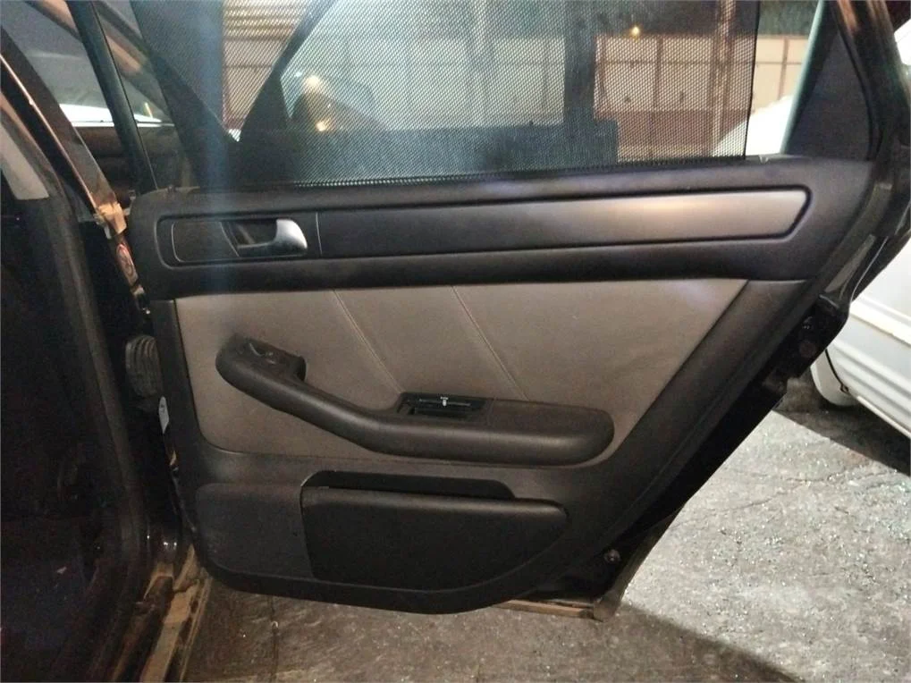 Foto de GUARNECIDO PUERTA TRASERA DERECHA AUDI ALLROAD QUATTRO QUATTRO (4B5)