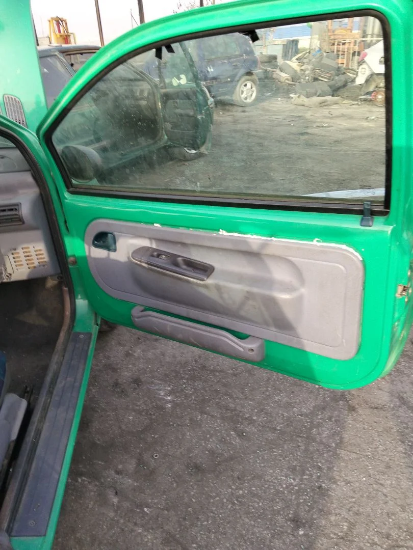Foto de GUARNECIDO PUERTA DELANTERA DERECHA RENAULT TWINGO I (C06) 1.2 (58 CV / 43 KW)