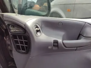 Foto de MANDO ELEVALUNAS DELANTERO DERECHO CHRYSLER VOYAGER GS 3.3 CAT (158 CV / 116 KW) referencia 04685433