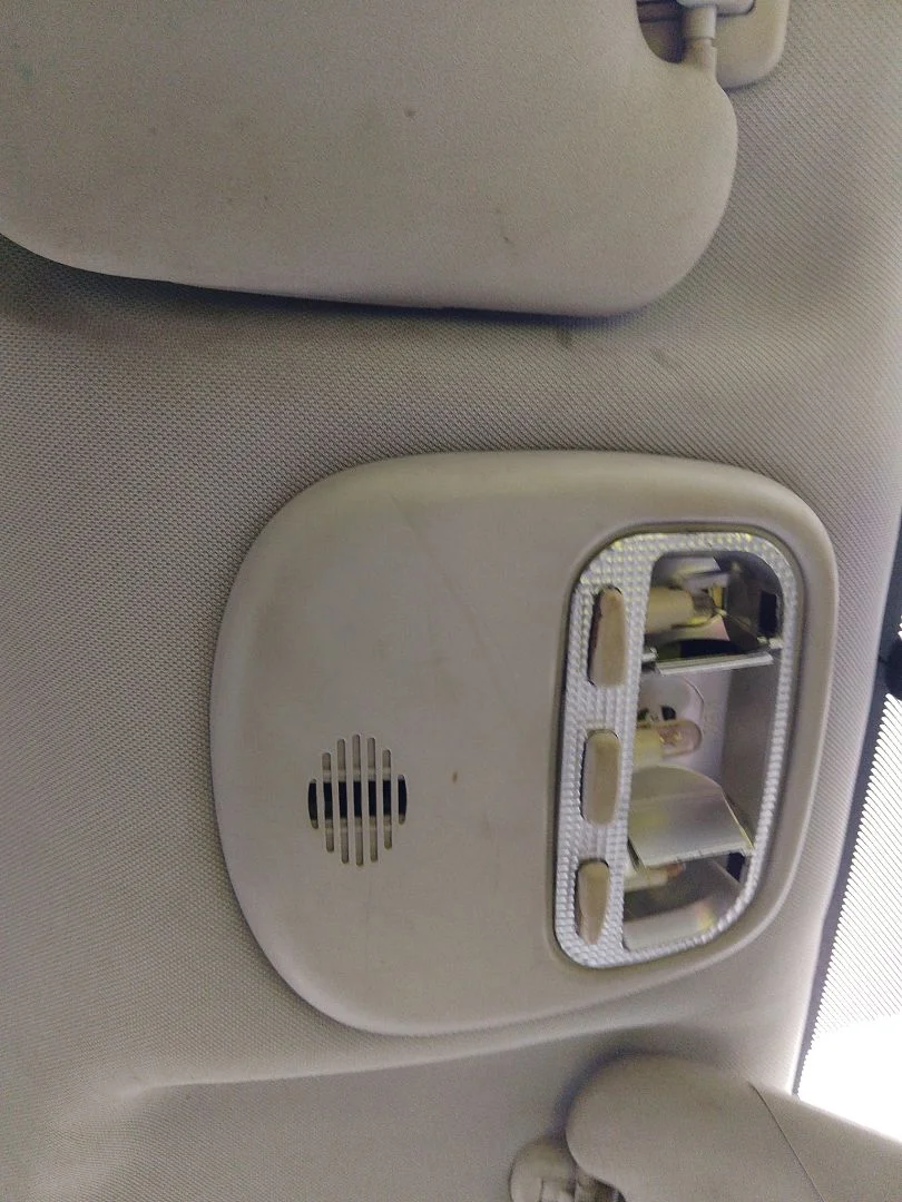 Foto de LUZ INTERIOR PEUGEOT 407 2.0 16V HDi FAP CAT (RHR / DW10BTED4) (136 CV / 100 KW)