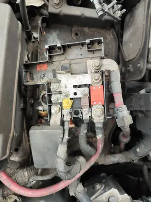 Foto de CAJA RELES / FUSIBLES ALFA ROMEO 159 (140) 1.9 JTD (M) 16V CAT (150 CV / 110 KW)
