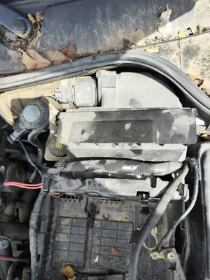 Foto de CAJA FILTRO AIRE RENAULT MEGANE II GRANDTOUR 1.5 dCi Diesel CAT (86 CV / 63 KW)