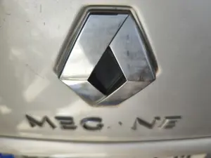 Foto de CERRADURA MALETERO / PORTON RENAULT MEGANE II GRANDTOUR 1.5 dCi Diesel CAT (86 CV / 63 KW)