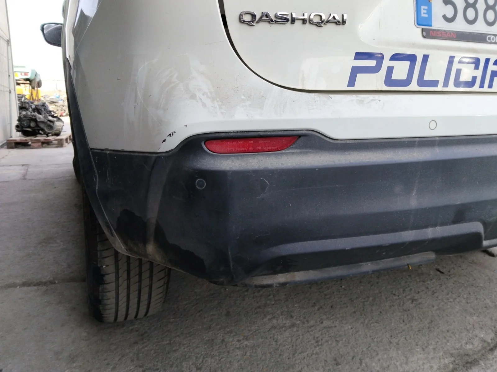 Foto de PARAGOLPES TRASERO NISSAN QASHQAI (J11E) 1.2 16V CAT (116 CV / 85 KW)
