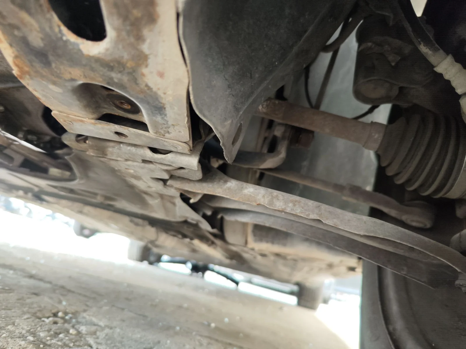 Foto de BARRA ESTABILIZADORA DELANTERA RENAULT CLIO III 1.5 dCi Diesel FAP (75 CV / 55 KW)