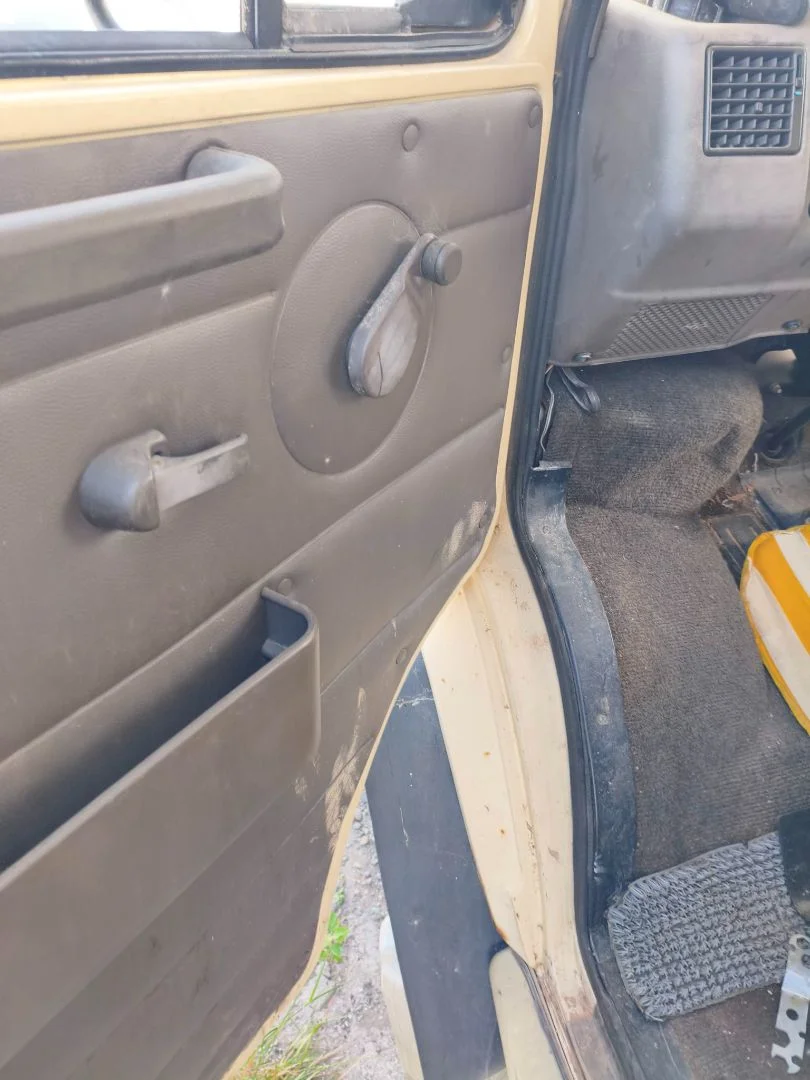 Foto de GUARNECIDO PUERTA DELANTERA IZQUIERDA FIAT DUCATO I BUS 2.5 Turbodiesel (92 CV / 68 KW)