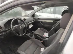 Foto de ASIDERO TECHO DELANTERO DERECHO VOLKSWAGEN GOLF V (1K1)(10.2003) 2.0 TDI (140 CV / 103 KW) referencia 1K0857607M FKZ foto 4