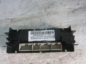 Foto de MANDO CALEFACCION / AIRE ACONDICIONADO VOLKSWAGEN GOLF IV BERLINA (1J1)(10.1997) 1.9 TDI (101 CV / 74 KW) foto 3
