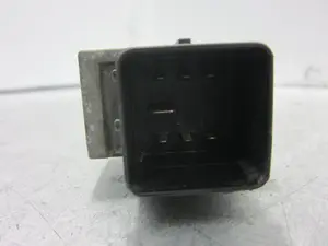 Foto de CAJA PRECALENTAMIENTO CITROEN C3 1.4 HDi (68 CV / 50 KW) referencia 9640469680 foto 4