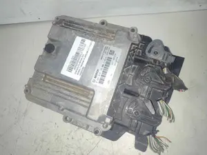 Foto de CENTRALITA MOTOR UCE RENAULT MEGANE III BERLINA 5P referencia 1039S47305
