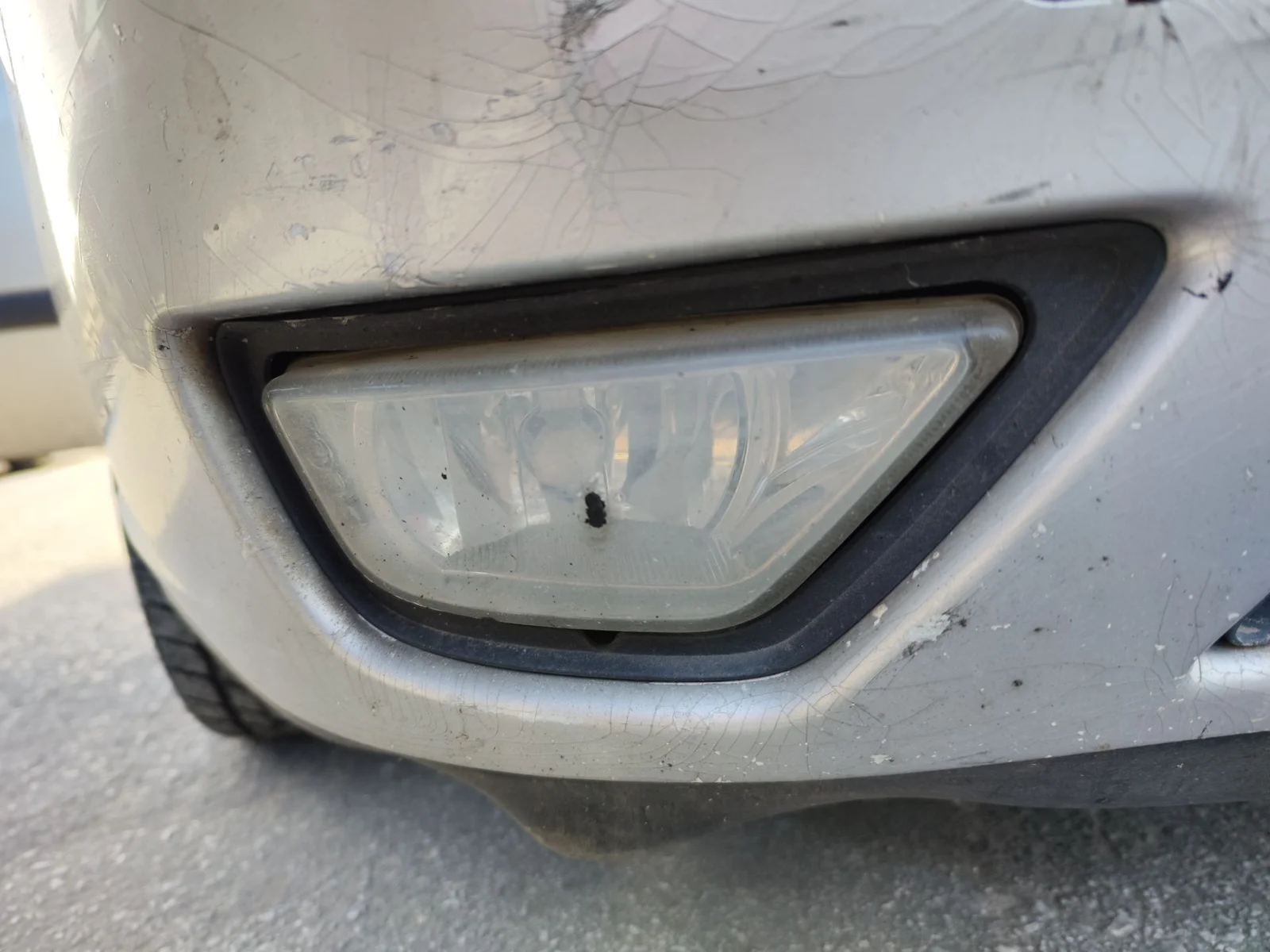 Foto de FARO ANTINIEBLA DERECHO FORD FOCUS FAMILIAR (CAK) 1.8 TDCi Turbodiesel CAT (116 CV / 85 KW)