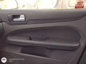 Foto de GUARNECIDO PUERTA DELANTERA DERECHA FORD FOCUS SPORTBREAK (CAP) 1.6 16V CAT (101 CV / 74 KW) referencia 1421541