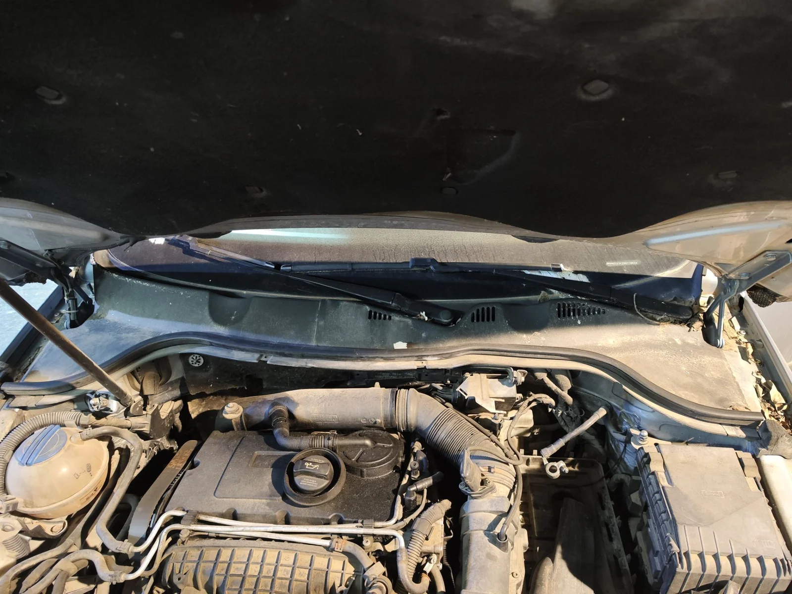 Foto de TORPEDO VOLKSWAGEN PASSAT BERLINA (3C2) 2.0 TDI (140 CV / 103 KW) referencia 3C1819404B