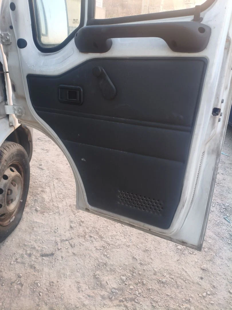 Foto de GUARNECIDO PUERTA DELANTERA DERECHA CITROEN JUMPER FURGÓN 2.5 Diesel (86 CV / 63 KW) referencia 9392Q3