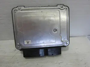 Foto de CENTRALITA MOTOR UCE AUDI A3 SPORTBACK (8PA) 1.9 TDI (105 CV / 77 KW) referencia 03G906056N foto 2
